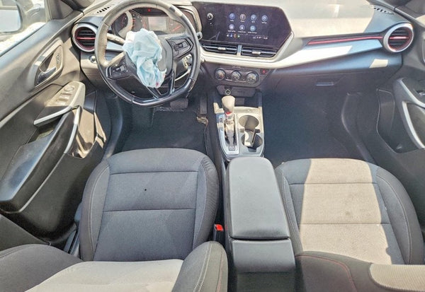 2025 Chevrolet Trax RS vehicle photo 8