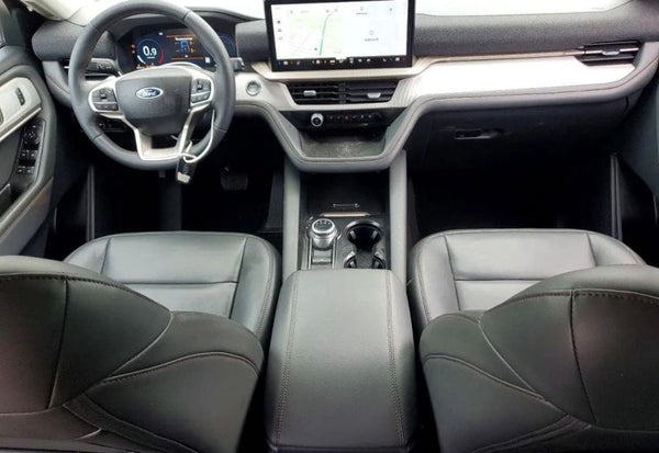 2025 Ford Explorer Active vehicle photo 9