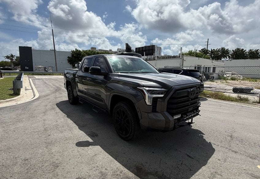 2024 Toyota Tundra SR5 main vehicle photo