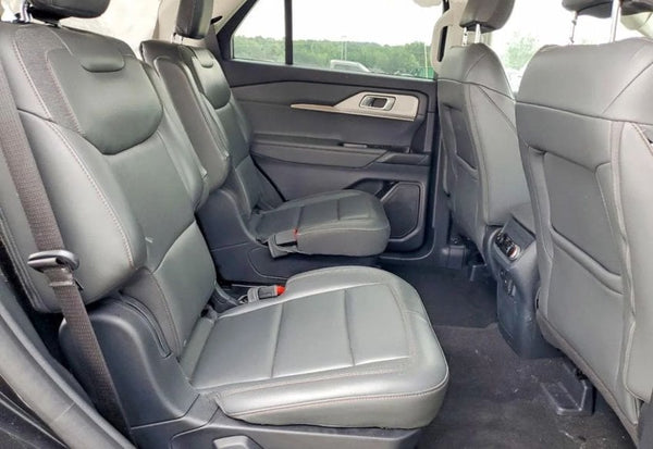 2025 Ford Explorer Active vehicle photo 10