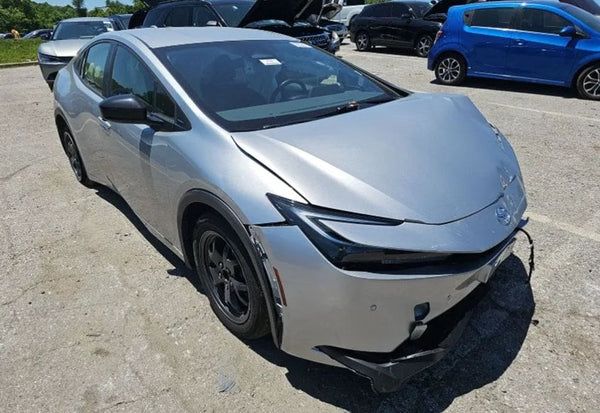 2024 Toyota Prius LE photo 1