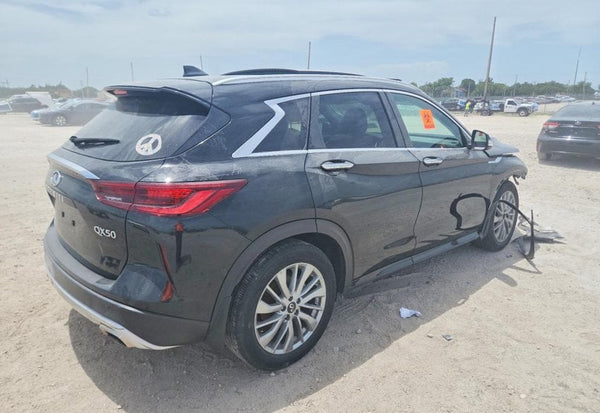 2023 Infiniti QX50 Luxe vehicle photo 4