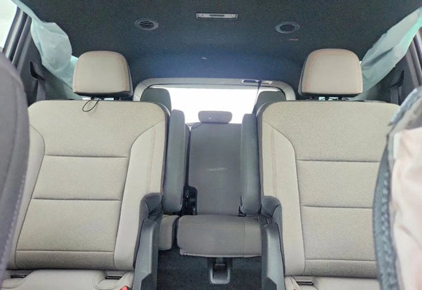 2025 Chevrolet Traverse LT vehicle photo 10
