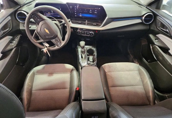 2025 Chevrolet Trax LT photo 9