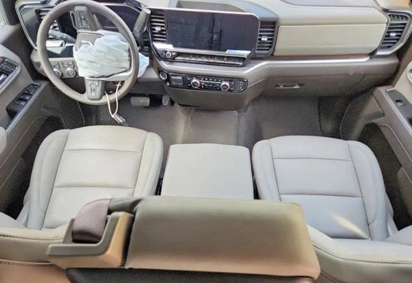 2026 GMC Sierra 1500 SLT photo 9