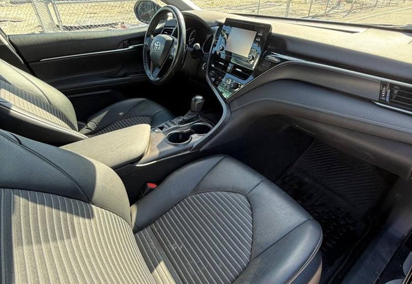 2022 Toyota Camry SE photo 10