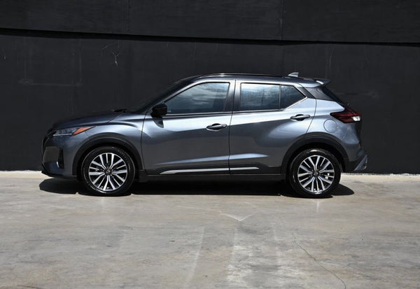 2024 Nissan Kicks SR photo 5