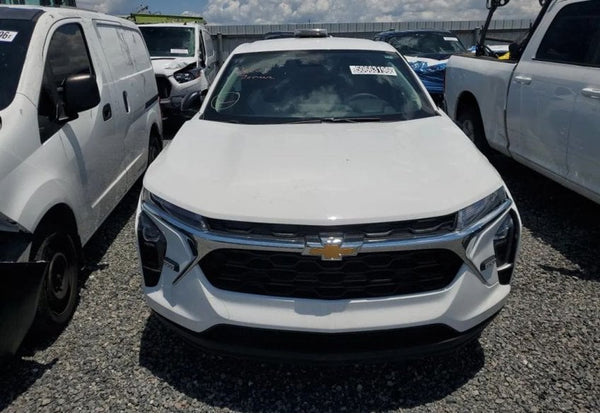 2025 Chevrolet Trax LS photo 5