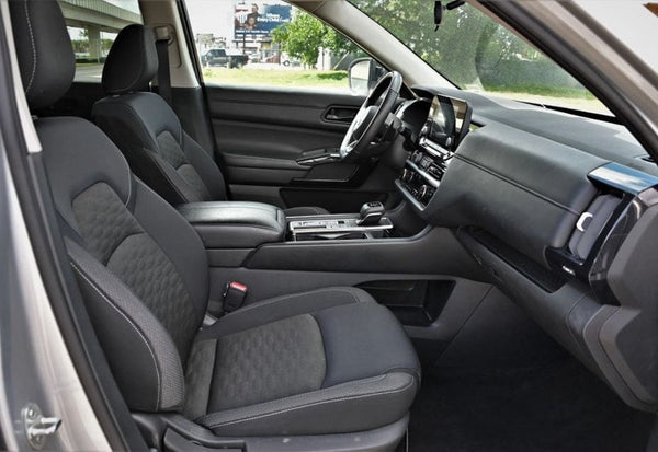 2024 Nissan Pathfinder SV photo 12