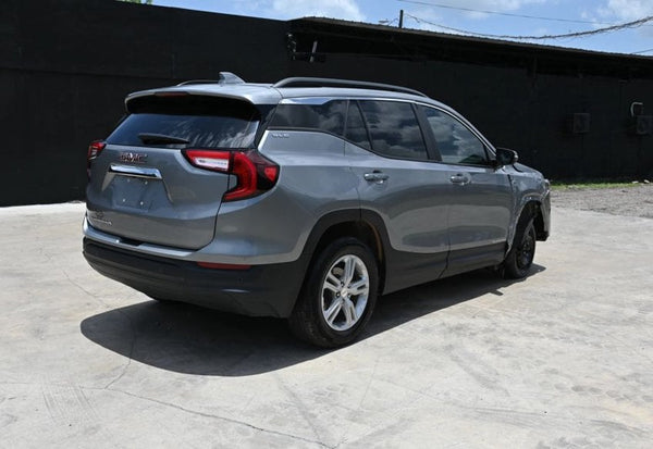 2023 GMC Terrain SLE photo 4