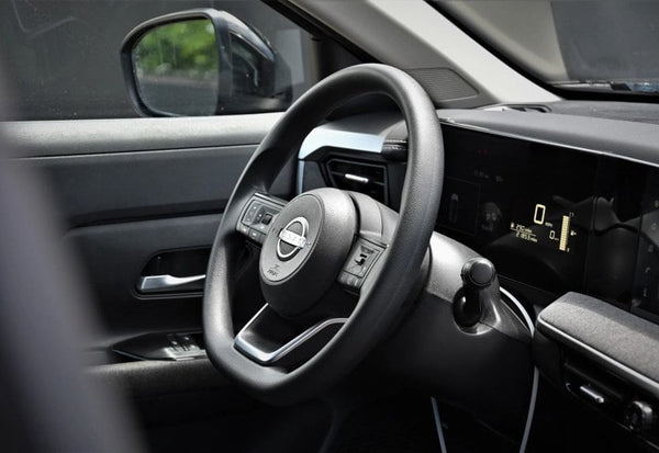 2025 Nissan Kicks SV photo 11