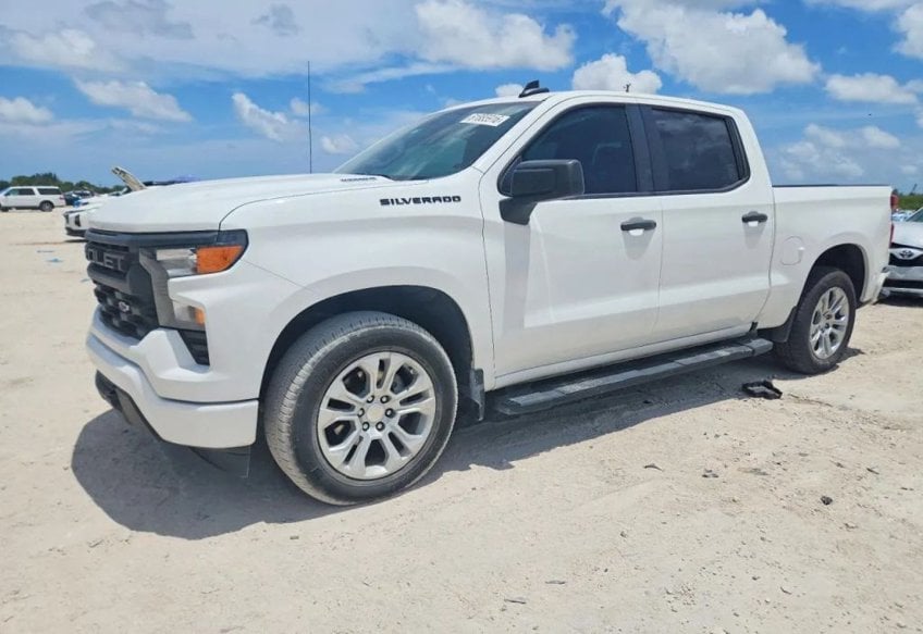 2024 Chevrolet Silverado 1500 Custom main vehicle photo