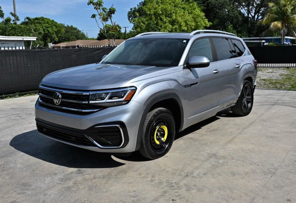 2022 Volkswagen Atlas V6 SEL R-Line 4Motion vehicle photo 2