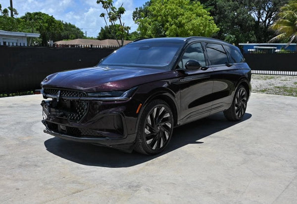 2024 Lincoln Nautilus Reserve vehicle photo 2