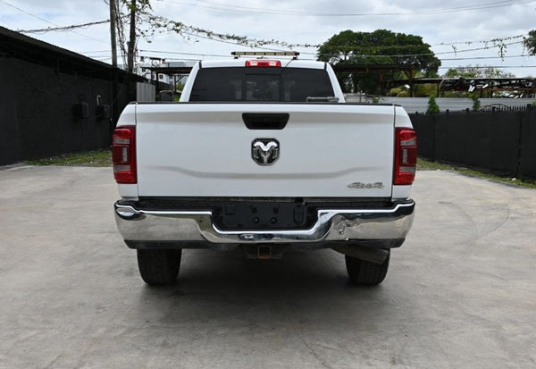 2022 Ram 3500 Laramie photo 7