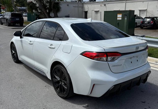 2023 Toyota Corolla SE photo 3