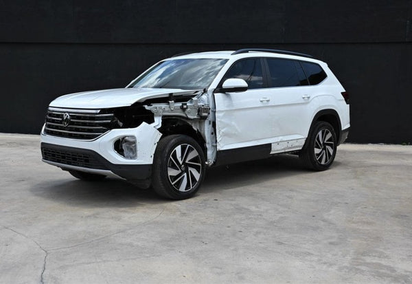 2024 Volkswagen Atlas SE photo 2