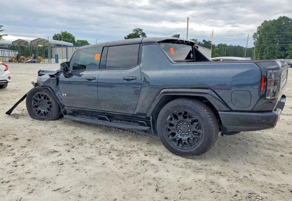 2025 GMC HUMMER EV 2X vehicle photo 3