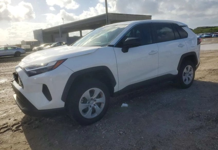 2024 Toyota RAV4 LE