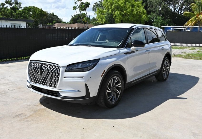 2023 Lincoln Corsair Standard main vehicle photo