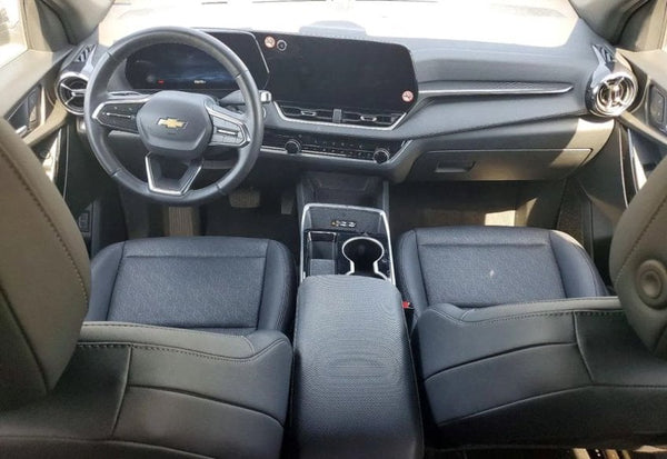 2025 Chevrolet Equinox LT photo 9