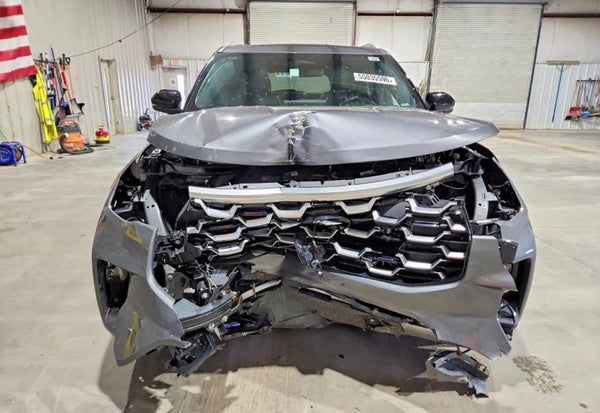 2025 Ford Explorer Platinum photo 5