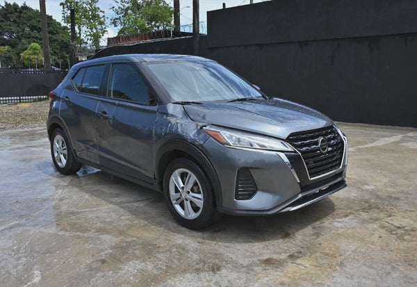 2021 Nissan Kicks S photo 2