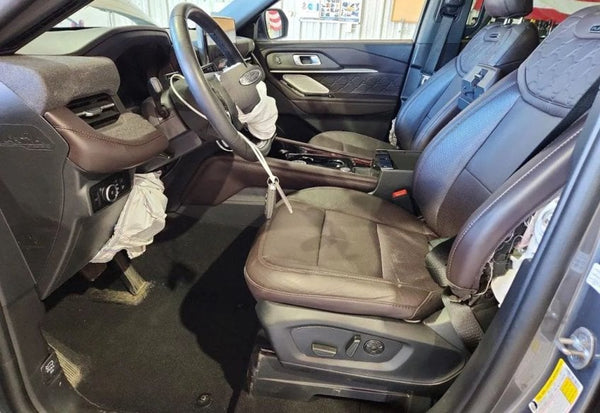 2025 Ford Explorer Platinum photo 8