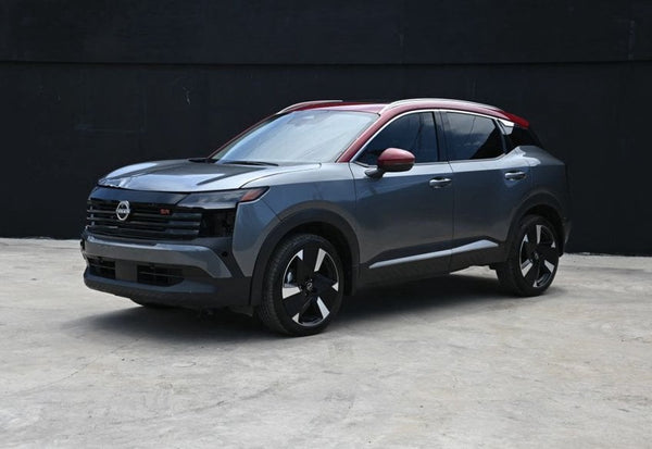 2025 Nissan Kicks SR photo 2