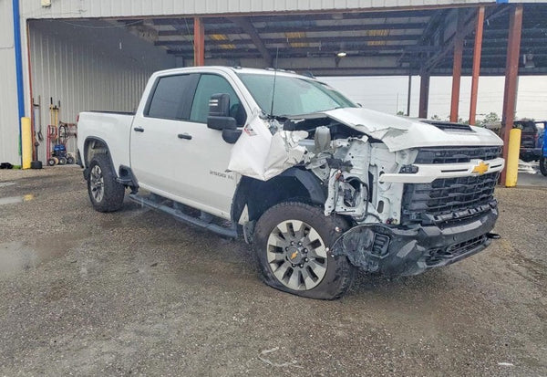 2025 Chevrolet Silverado 2500HD Custom vehicle photo 4