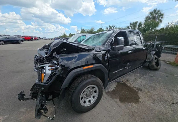 2024 GMC Sierra 3500HD Denali Ultimate photo 11