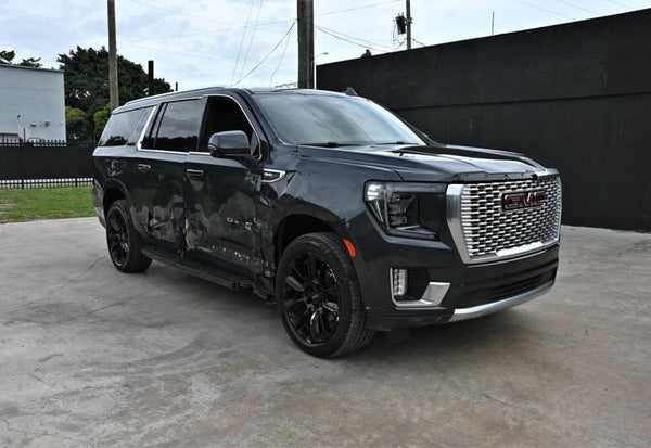 2022 GMC Yukon XL Denali vehicle photo 2