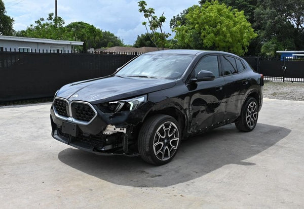 2025 BMW X2 xDrive28i photo 2