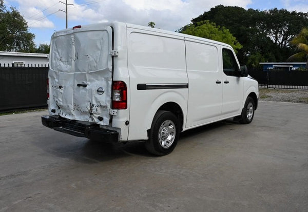 2021 Nissan NV 2500 HD SV photo 4