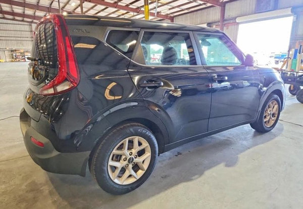 2022 Kia Soul LX Wagon 4D vehicle photo 3