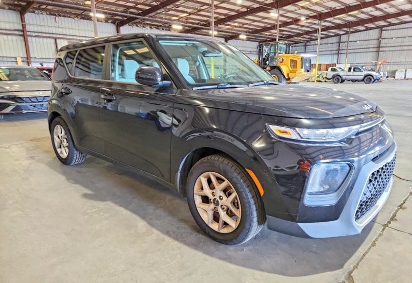 2022 Kia Soul LX Wagon 4D main vehicle photo