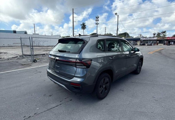 2025 Volkswagen Taos S photo 4