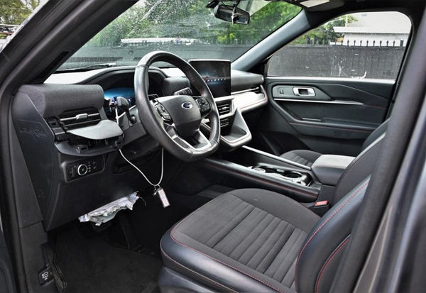 2025 Ford Explorer ST-Line vehicle photo 10