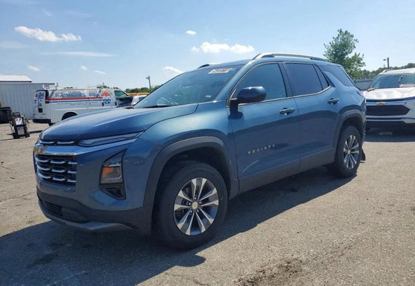 2025 Chevrolet Equinox LT photo 2