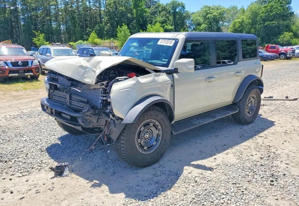 2025 Ford Bronco Outer Banks vehicle photo 2