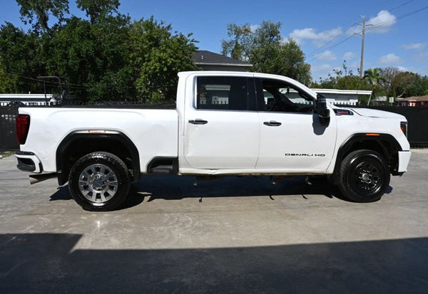 2023 GMC Sierra 2500HD Denali photo 6