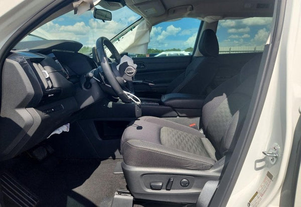 2023 Nissan Pathfinder SV vehicle photo 7