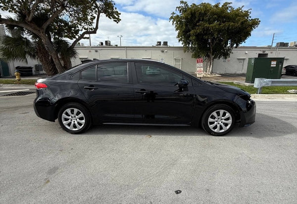 2023 Toyota Corolla LE photo 6