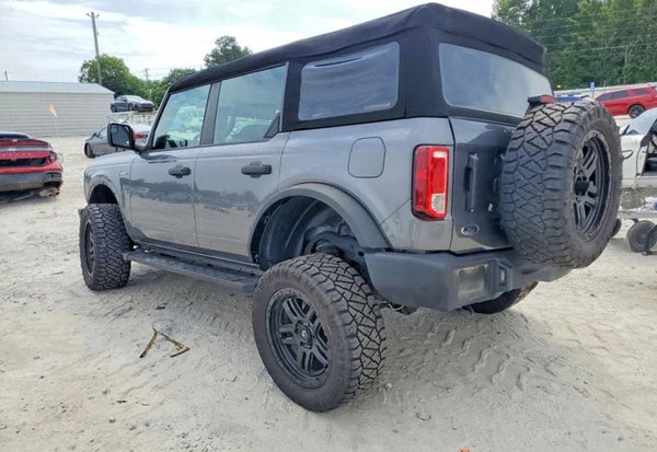 2023 Ford Bronco Base photo 4
