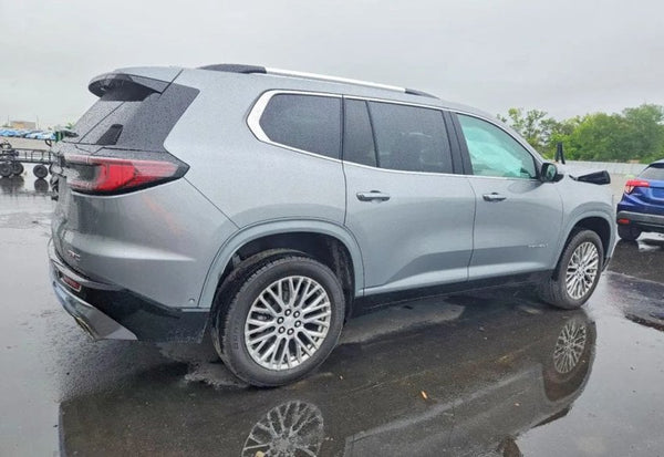 2024 GMC Acadia Denali photo 3