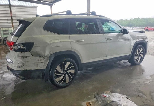 2024 Volkswagen Atlas SE vehicle photo 4