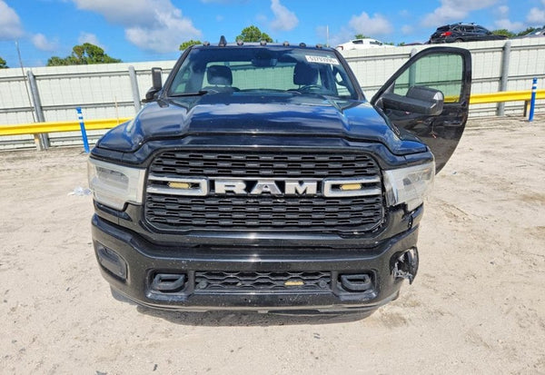 2022 Ram 3500 Big Horn vehicle photo 5