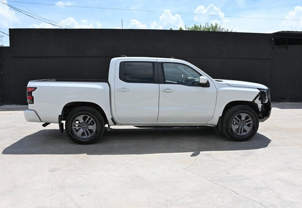 2025 Nissan Frontier Crew Cab SV Pickup 4D 5 ft vehicle photo 6