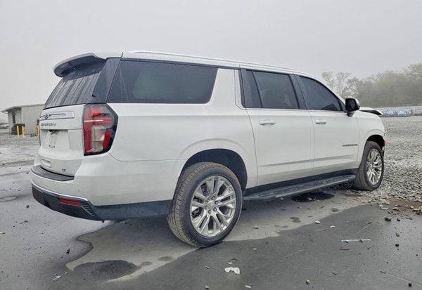 2021 Chevrolet Suburban LT vehicle photo 3