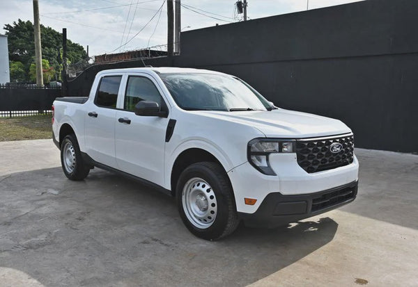 2025 Ford Maverick XL vehicle photo 1
